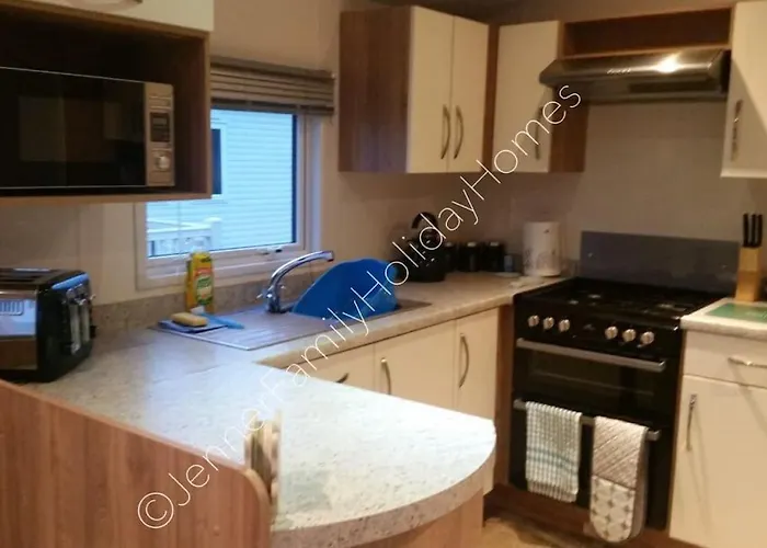 Jenner Family Holiday Homes At Tattershall Lakes