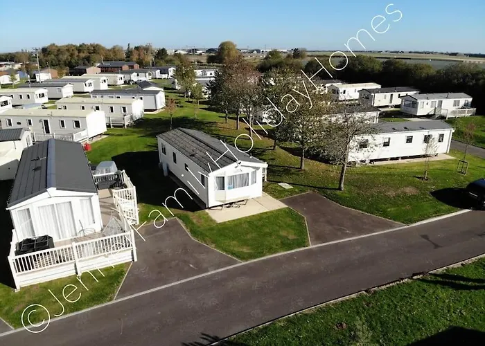 Jenner Family Holiday Homes At Tattershall Lakes