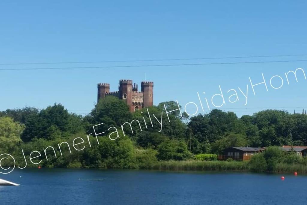 Jenner Family Homes At Tattershall Lakes Appartement