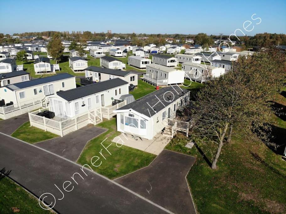 Jenner Family Homes At Tattershall Lakes Appartement
